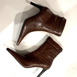 LAUREN RALPH LAUREN•croc embossed leather point toe booties 8 NIB